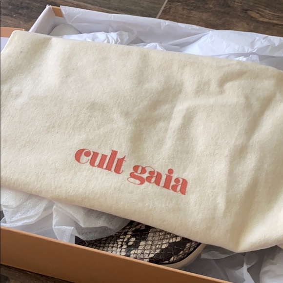 BNWB CULT GAIA SNAKESKIN BOOTIES - Picture 6 of 8